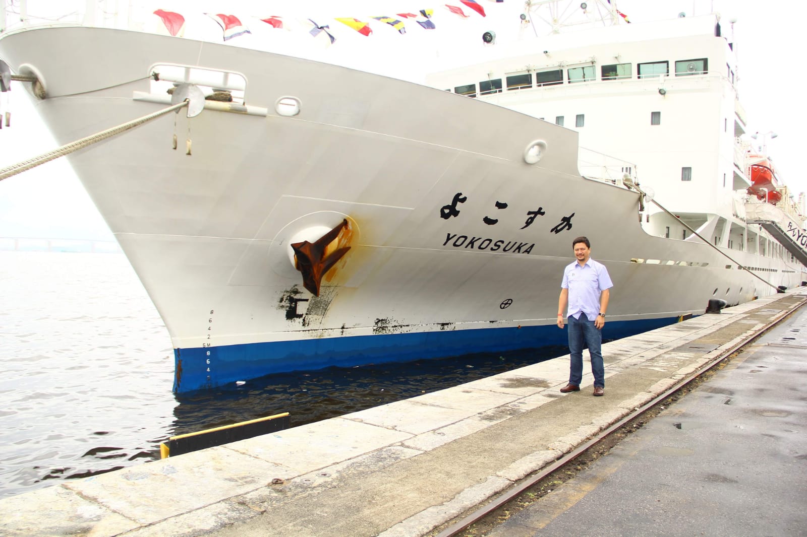 Sumida próximo ao navio Yokosuka da JAMSTEC. Foto: Luciano Souza